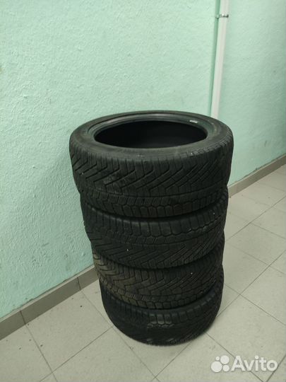Continental ContiVikingContact 5 225/45 R17 94T