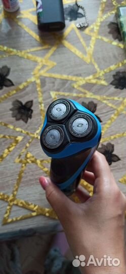 Электробритва Philips AT750 AquaTouch