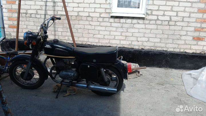 Мотоцикл Ковровец. К175