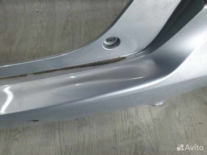 Бампер зад. toyota premio