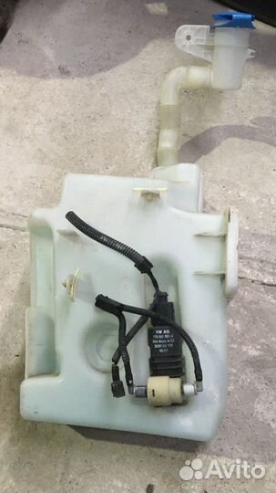 Бачок омывателя Volkswagen Touran 1