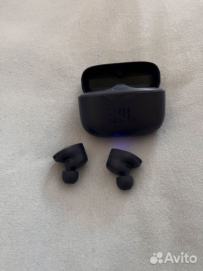 Беспроводные наушники jbl