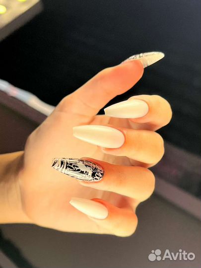 Маникюр/педикюр/наращивание