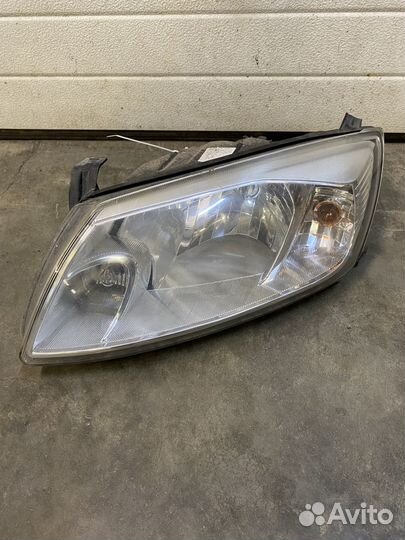 Передняя левая фара Лада Гранта