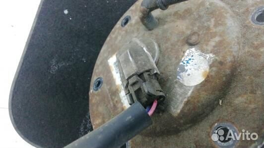 Датчик уровня топлива KIA sportage 2 (89S03M801)