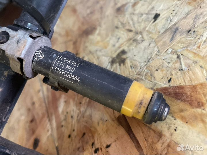 Рампа форсунки k7j 1.4 renault