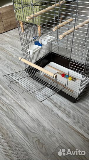 Клетка для попугая и игровой стенд