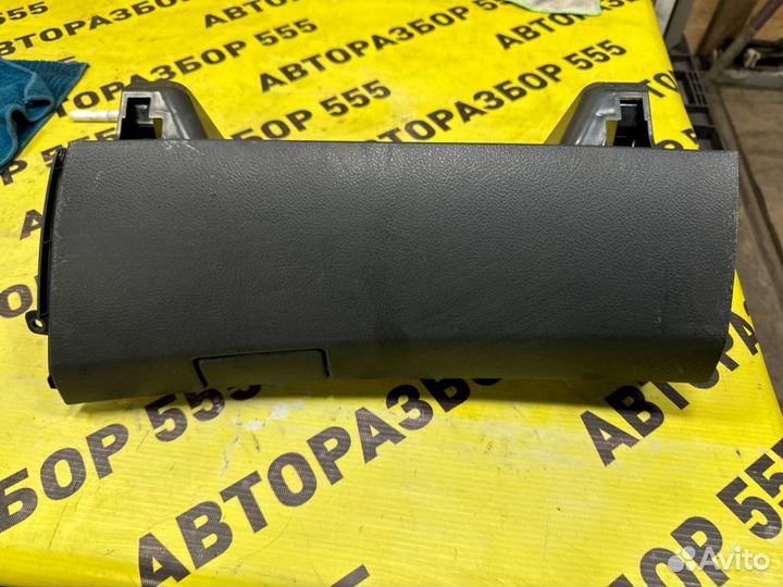 Бардачок toyota corolla