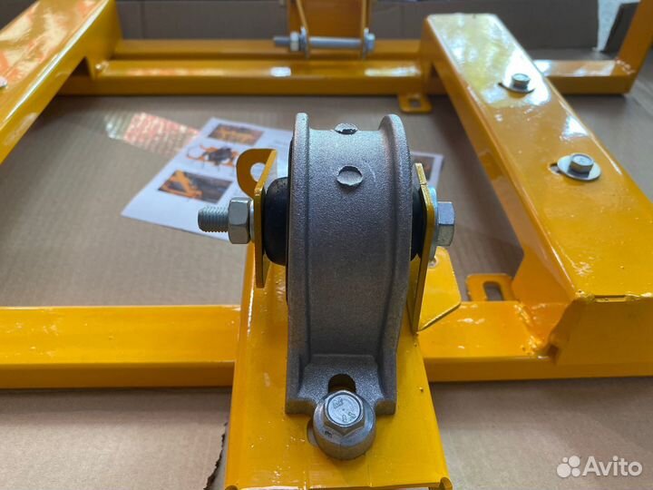 Подрамник раздатки нива