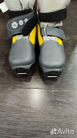 Лыжные ботинки
