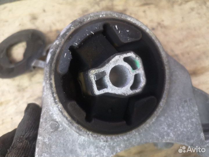 Подушка двс передняя Antara, Captiva