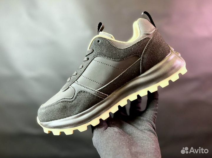 Кроссовки Boss осенние