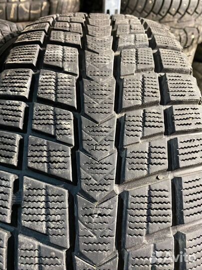 Roadstone Winguard Ice SUV 225/65 R17 102Q