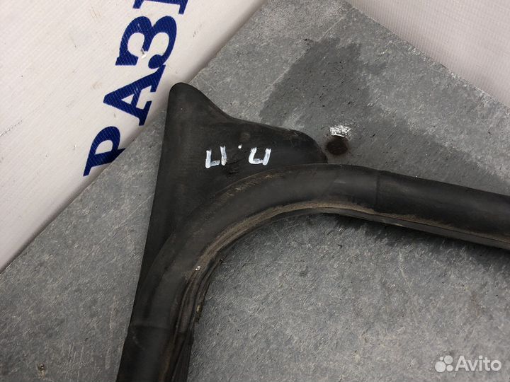 Передний правый уплотнитель двери cobalt