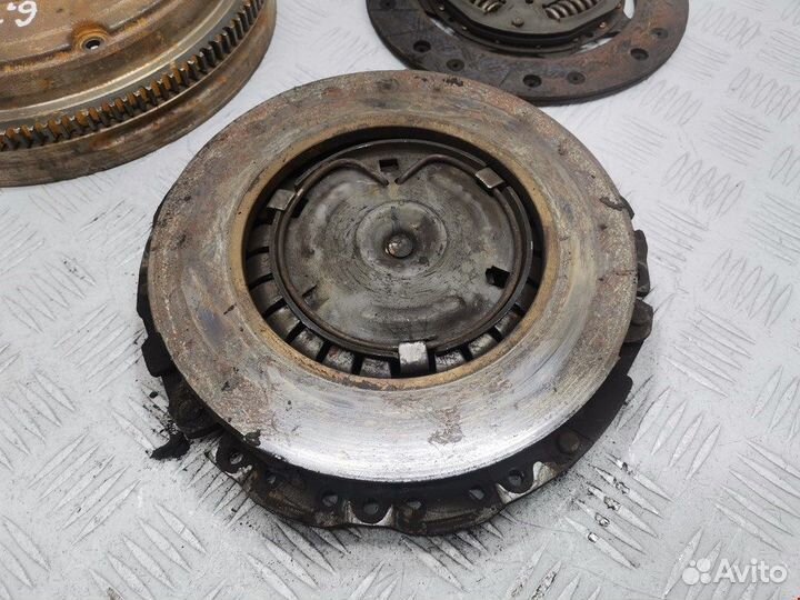 Маховик (демпфер сцепления) для Volkswagen Golf 4