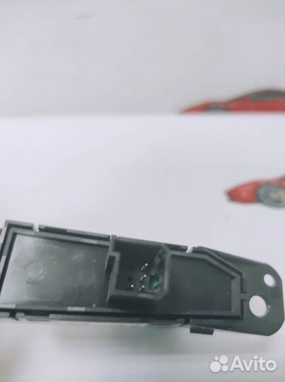 Кнопка центрального замка Chevrolet Cobalt