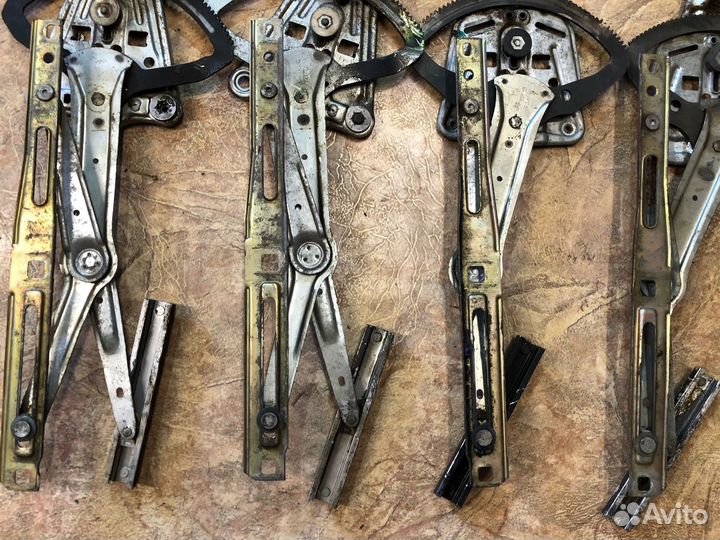 Стекло подъемники W124 купе