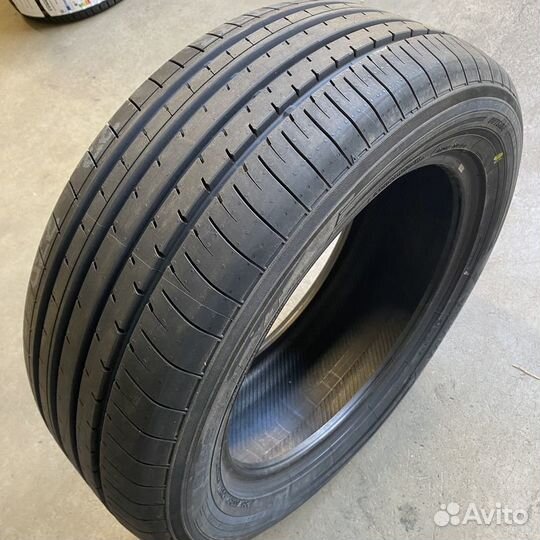Yokohama BluEarth-XT AE61 225/55 R18