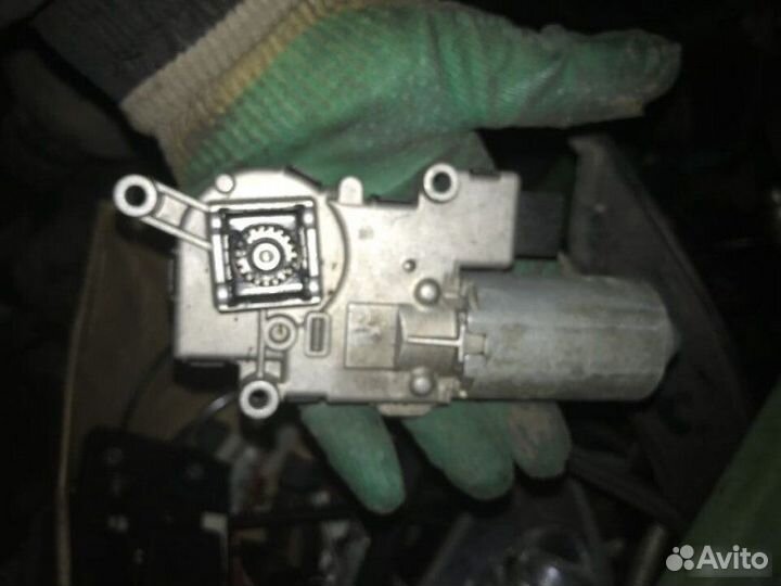 Моторчик люка Bmw X3 E83