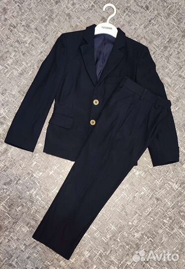 Продам школьный костюм