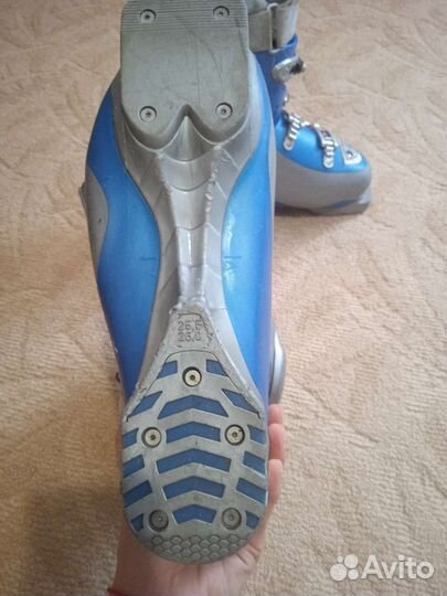 Горнолыжные ботинки atomic