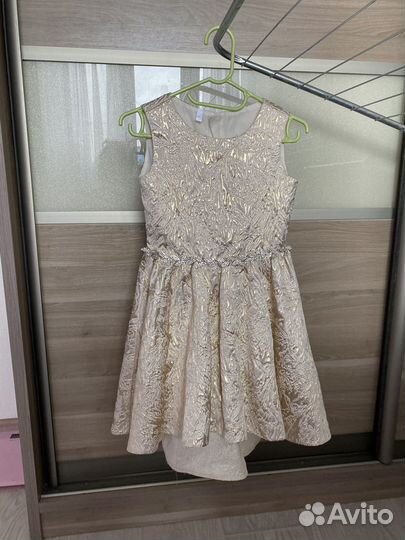 Платье золотое с подкладом р110