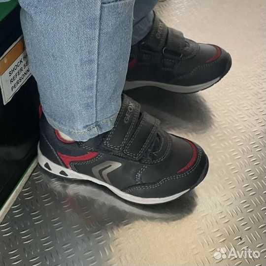 Детские кроссовки geox 24 размер 15,5 см
