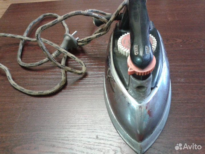 Утюг 1963 г
