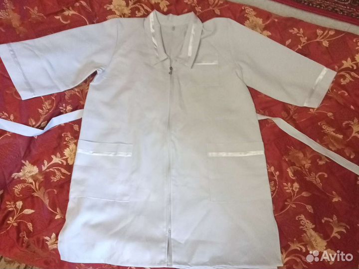 Медицинский белый халат