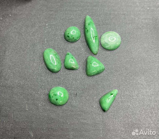 Жадеит Кабошоны