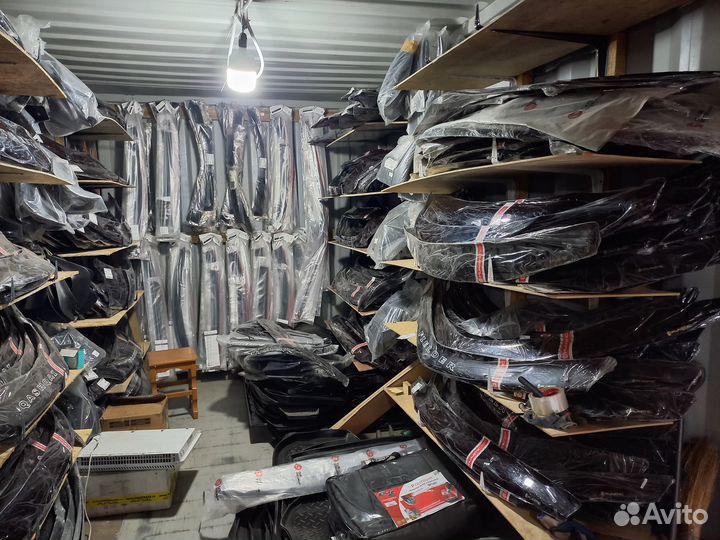 Спойлер на заднее стекло Toyota Chaser 100