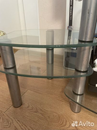 Стеклянная тумба под тв