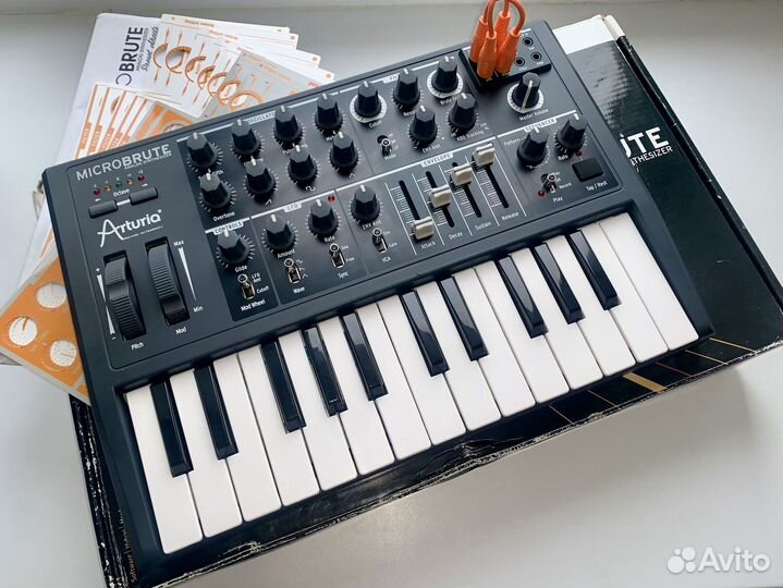 Arturia microbrute аналоговый синтезатор