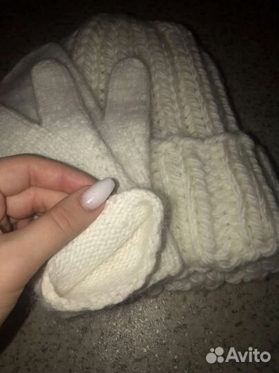 Комплект из шапочки и варежек