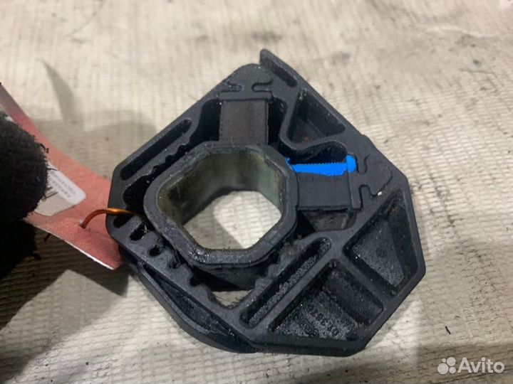 Кронштейн радиатора Volkswagen Golf V 2003-2009