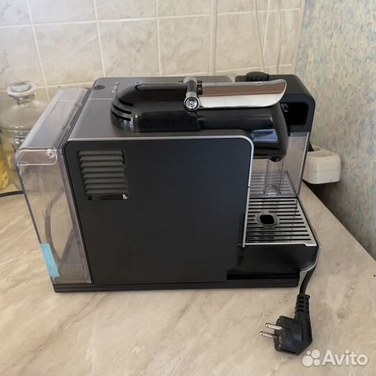 Кофемашина delonghi en520s nespresso lattissima