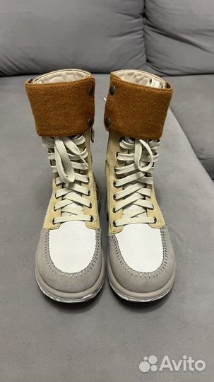 Ботинки зимние женские Deckers Lab