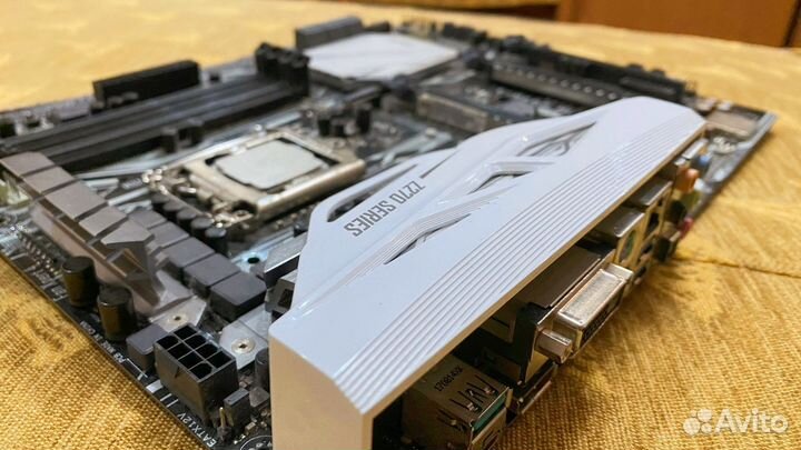 Материнская плата