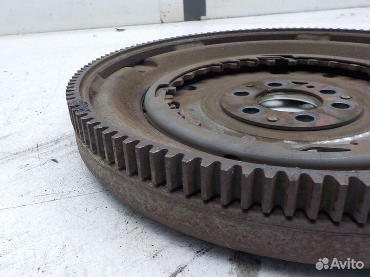 Б/У Маховик Audi A1 2010- 03F105266 VAG