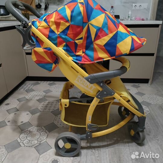 Прогулочная коляска