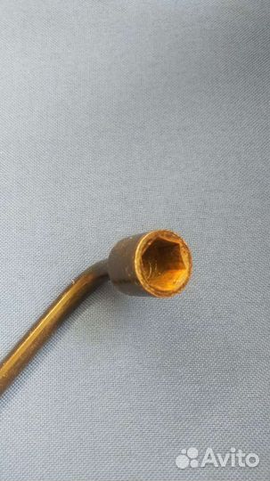 Ключ балонник для ремонта колес на 21