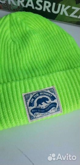 Шапка яркая теплая