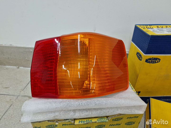 Фонарь (Hella) правый угол Audi 80 B4 Avant, 80 B3