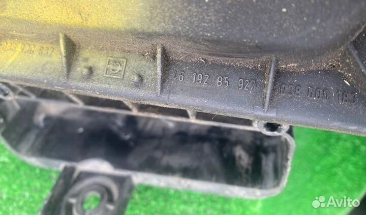 Корпус воздушного фильтра Audi A4 2005