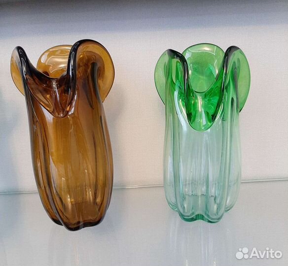 Вазы винтажные из цветного стекла