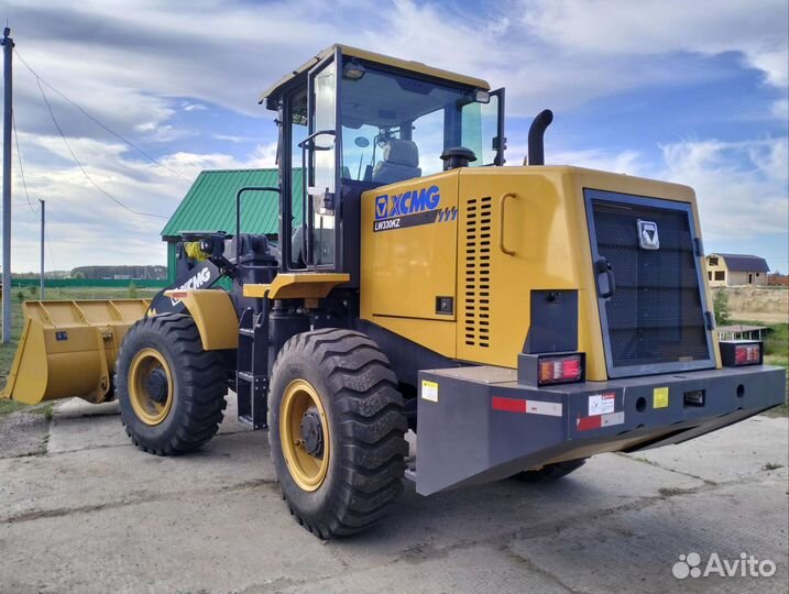 Фронтальный погрузчик XCMG LW330RU, 2023
