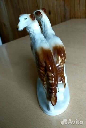Фарфоровая статуэтка