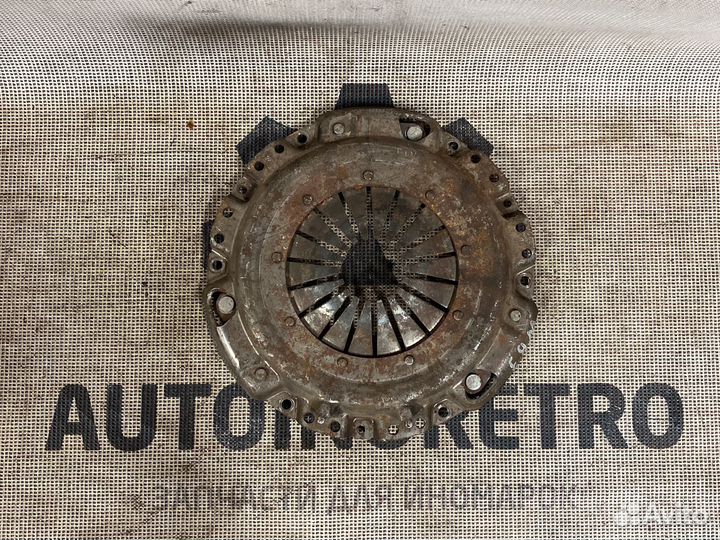 Корзина сцепления Volkswagen Passat B3 028141025B