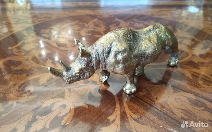 Статуэтка бронзовая носорог