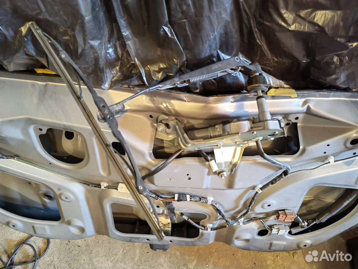 Задняя дверь Nisan x-trail nt31